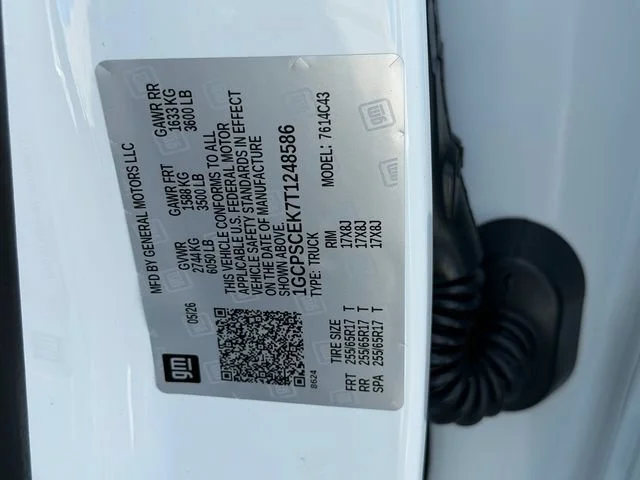 New 2026 Summit White Chevrolet LT image 21