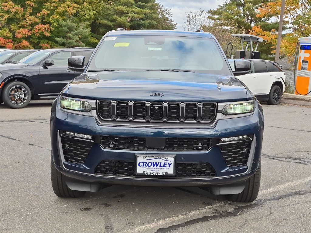 New 2027 Fathom Blue Pearl-Coat Paint Jeep Limited Reserve image 8