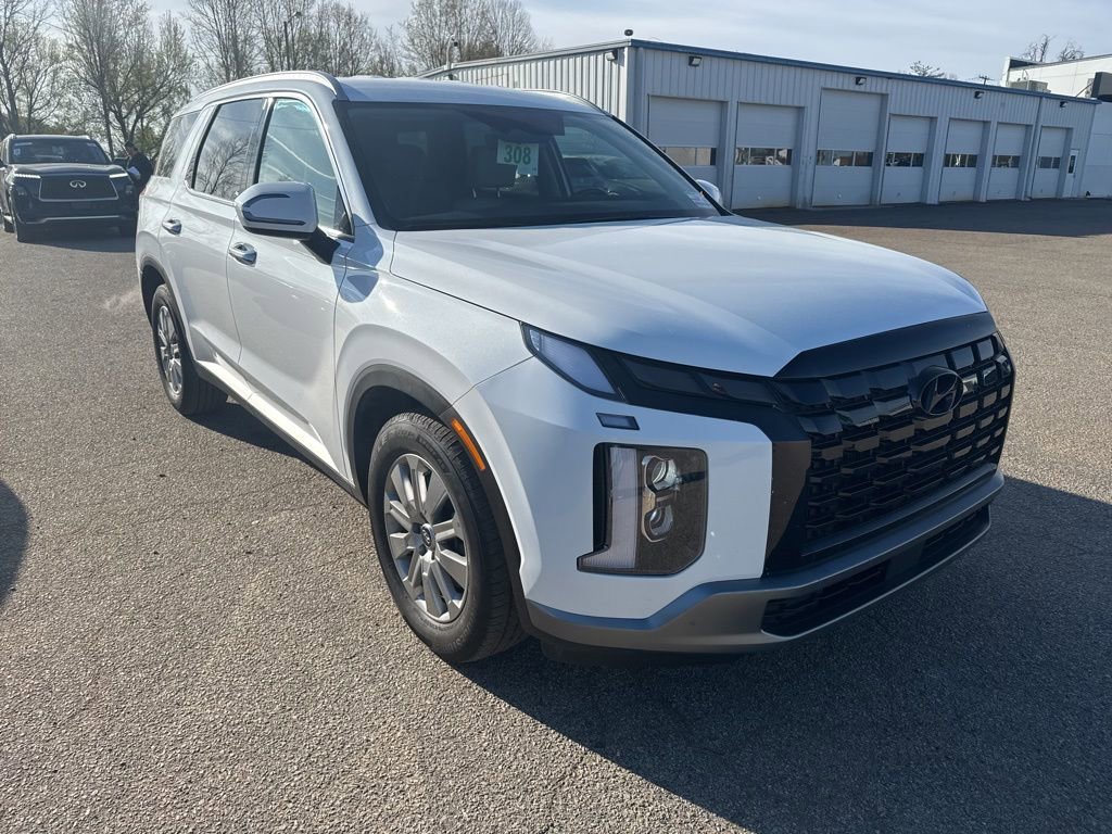 View vehicle photo 4