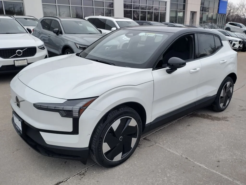 New 2025 White Volvo Twin Motor Performance Ultra image 6