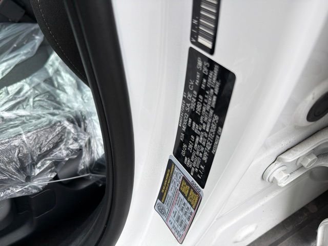 New 2026 Snow White Pearl Kia LXS image 12
