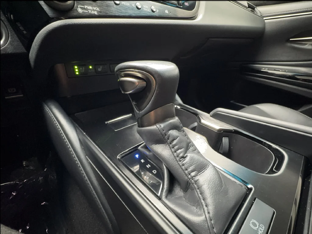 Used 2024 White Lexus 350 image 51
