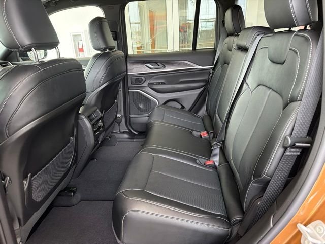 New 2026 Copper Shino Metallic Clear-Coat Exterior Paint Jeep Limited Reserve image 15