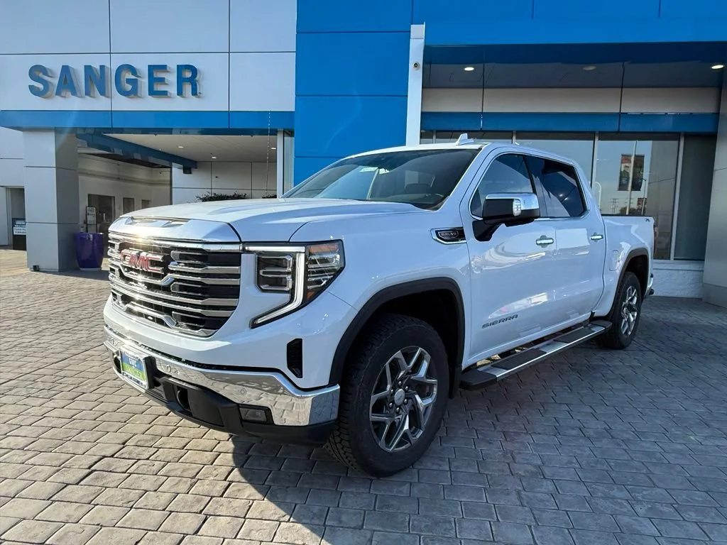 New 2026 Glacier White Tricoat GMC SLT image 4