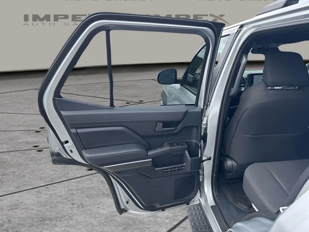 Used 2025  Toyota SR5 image 23
