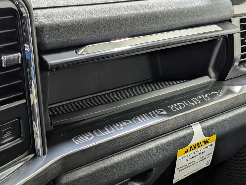 New 2026 Glacier Gray Metallic Tri-Coat Ford F-250® Lariat® image 12