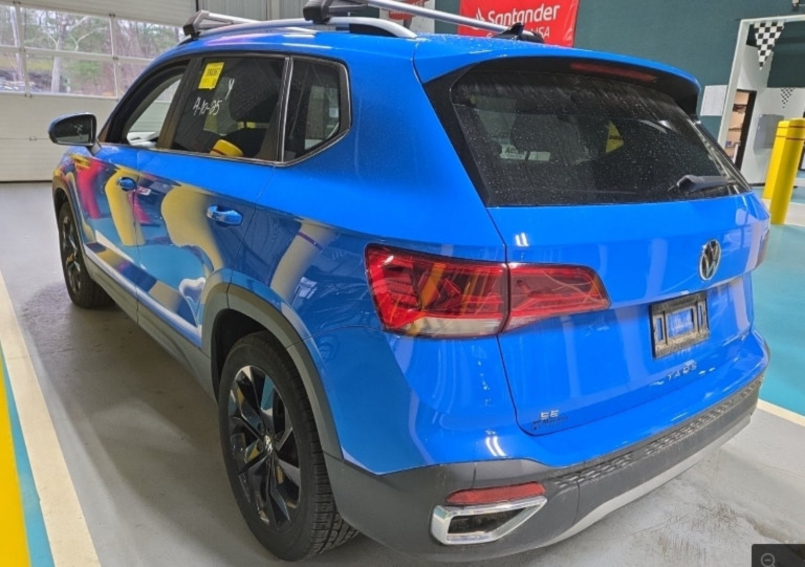 Used 2022 Cornflower Blue Volkswagen SE image 2