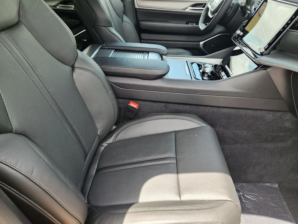 New 2026 High Gloss Black Exterior Paint Jeep  image 10