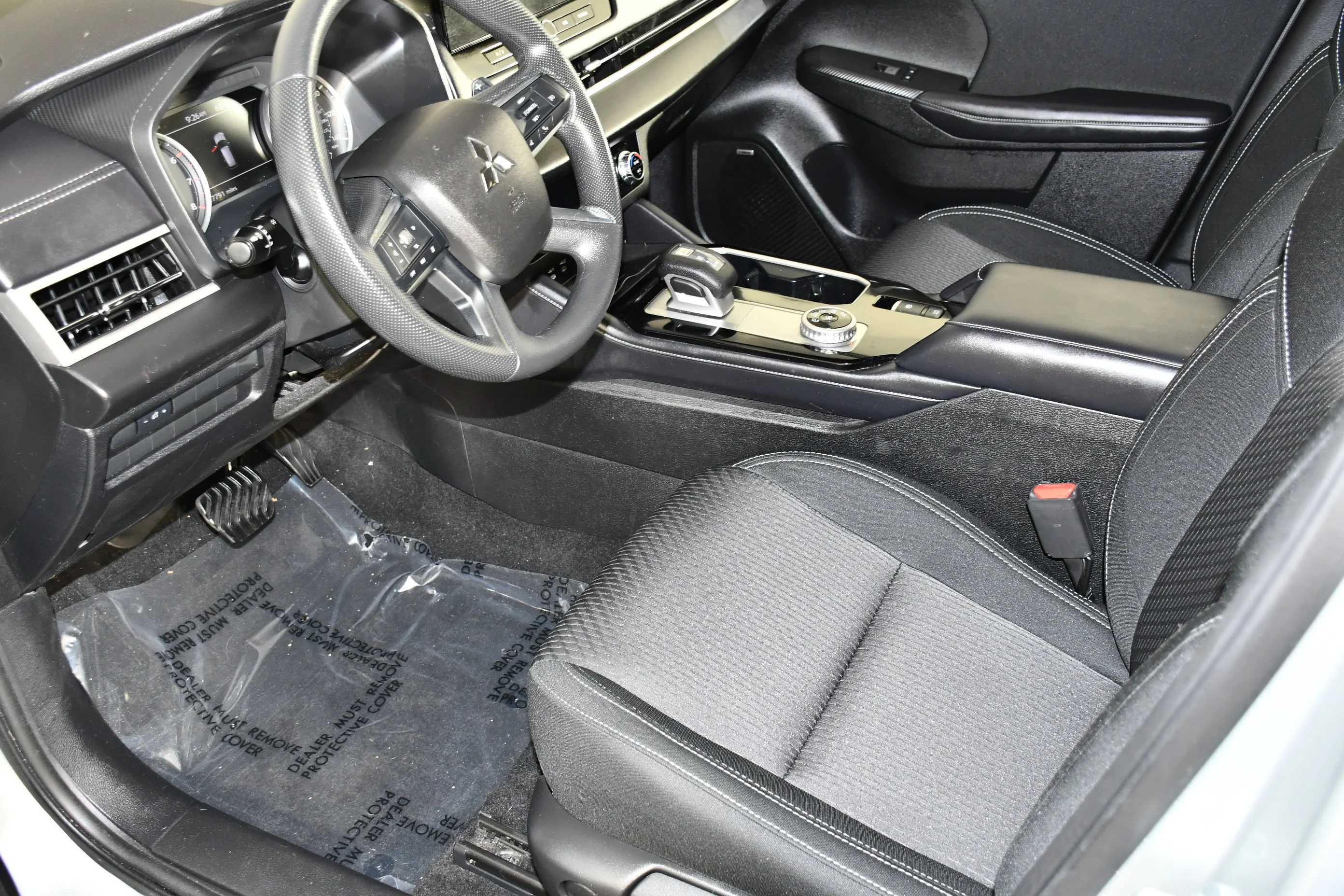 Used 2025 Silver Mitsubishi ES image 24