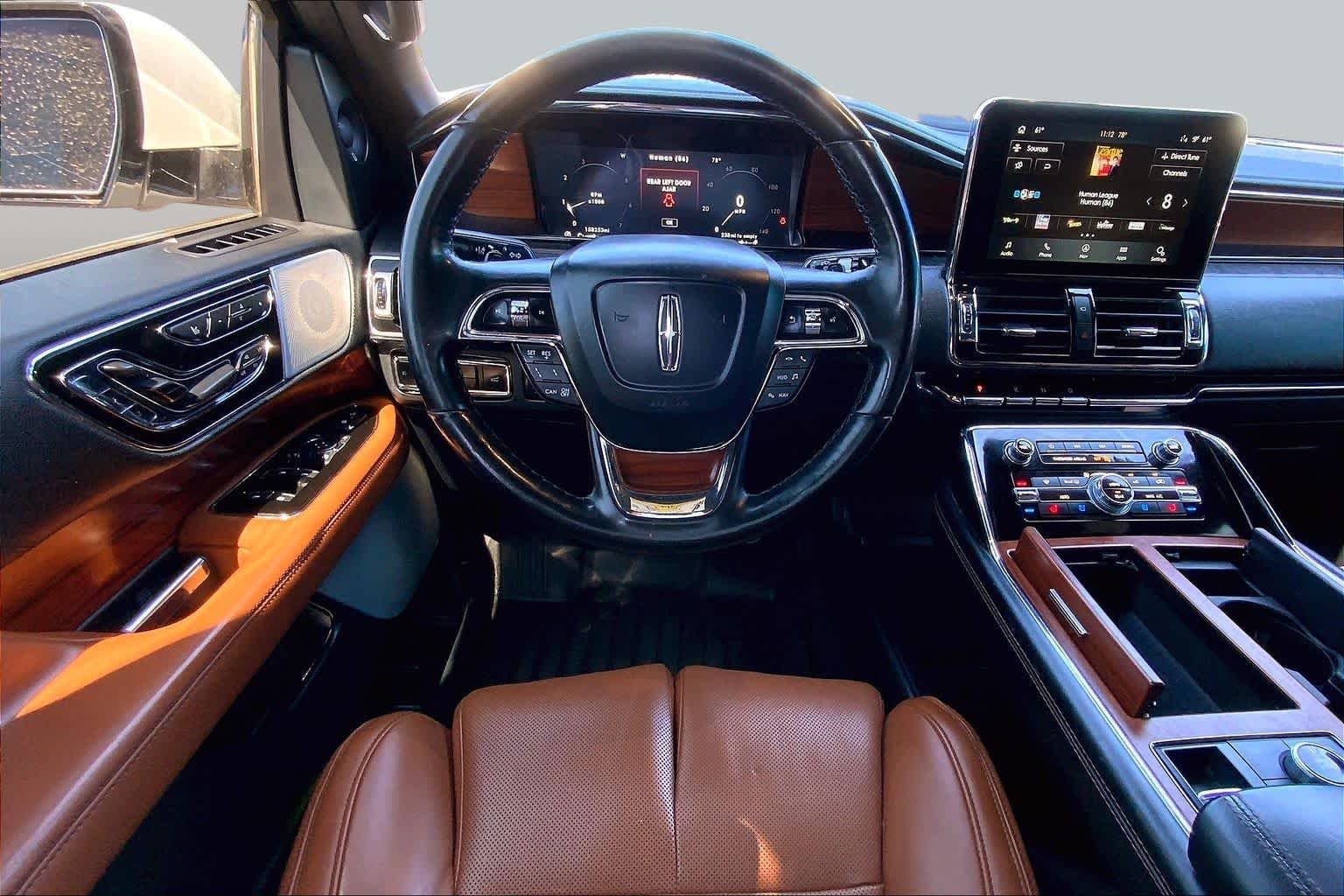 Used 2021 Ceramic Pearl Lincoln Reserve image 6