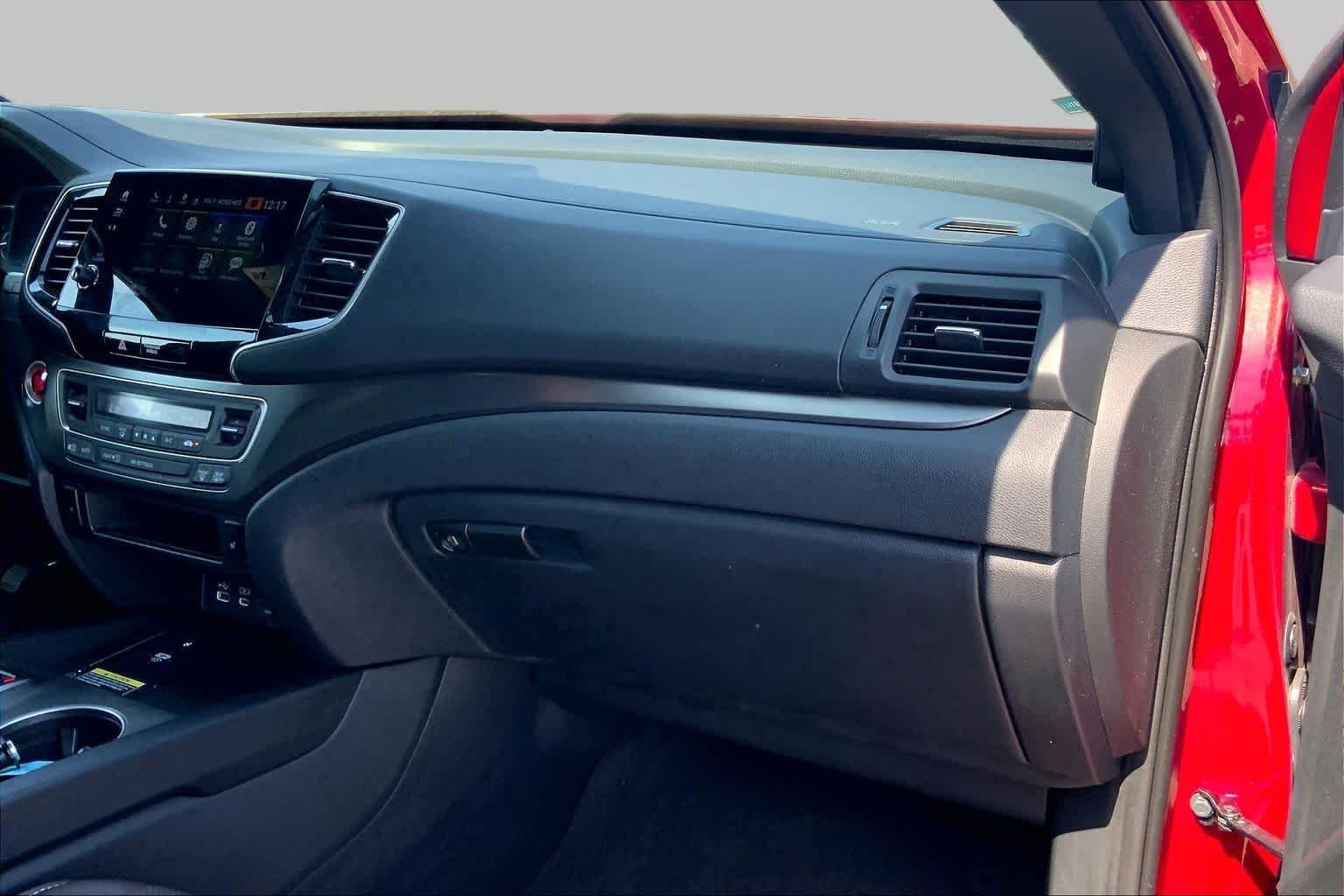 Used 2024 Radiant Red Metallic II Honda EX-L image 18