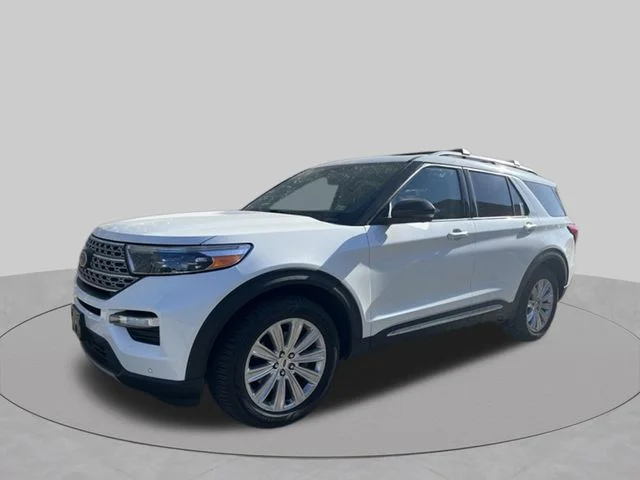 Used 2021 White Ford Limited image 1