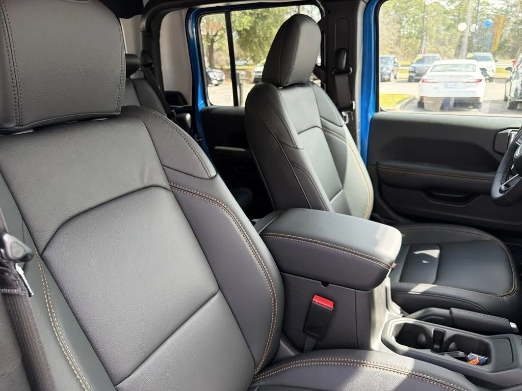 2026 Jeep Gladiator Sahara - Photo 20