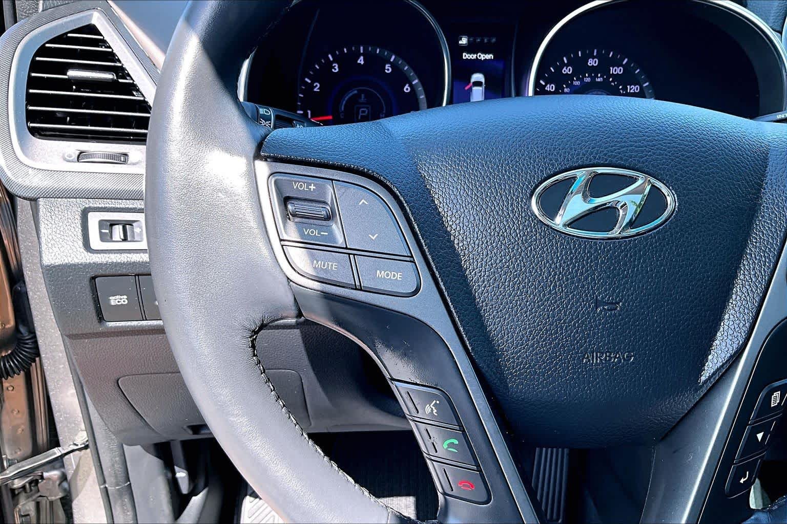 Used 2015 Mineral Gray Hyundai  image 24