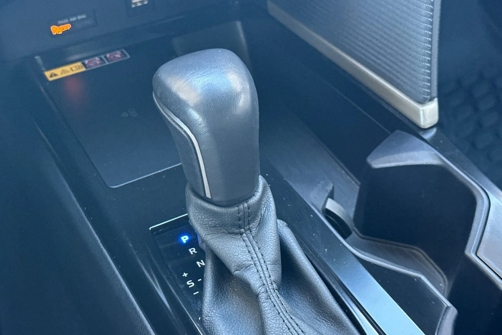 2025 Toyota Camry SE - Photo 26
