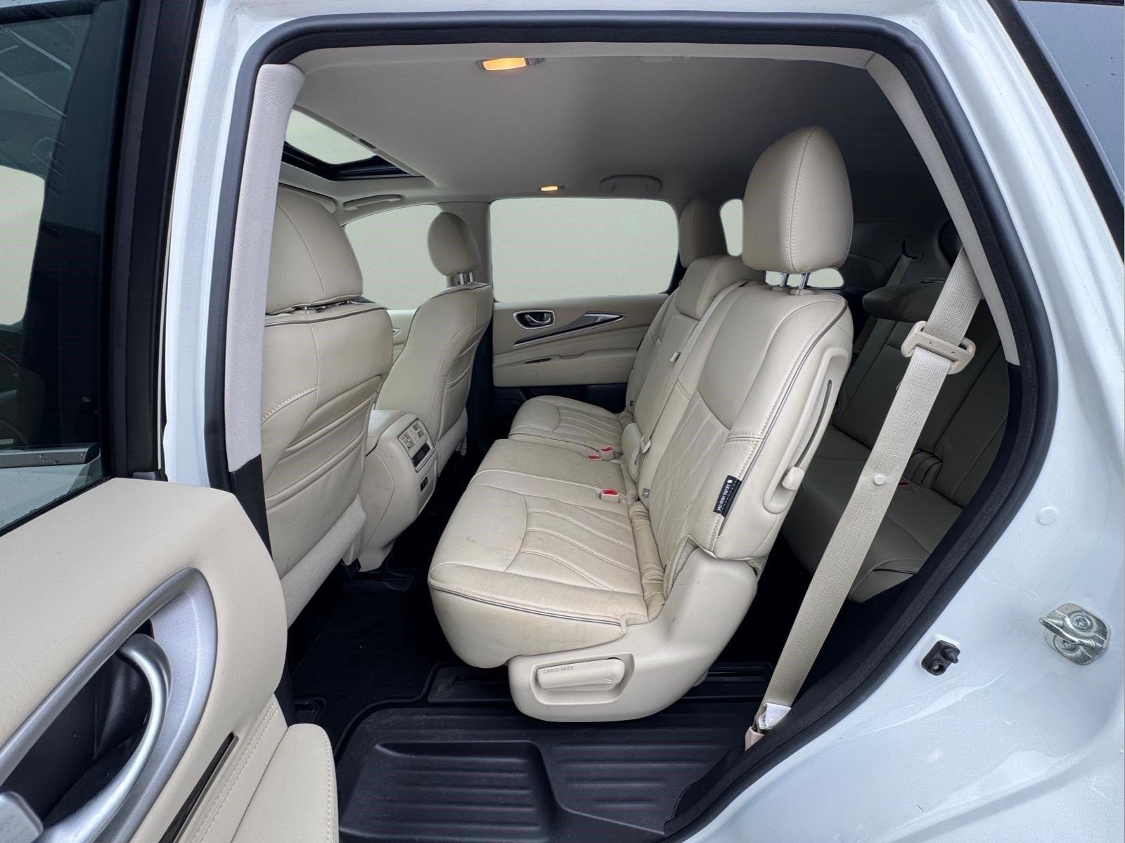 Used 2020 Majestic White INFINITI LUXE image 14