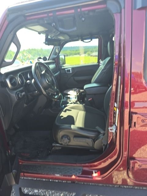 Used 2021 Snazzberry Pearlcoat Jeep  image 9