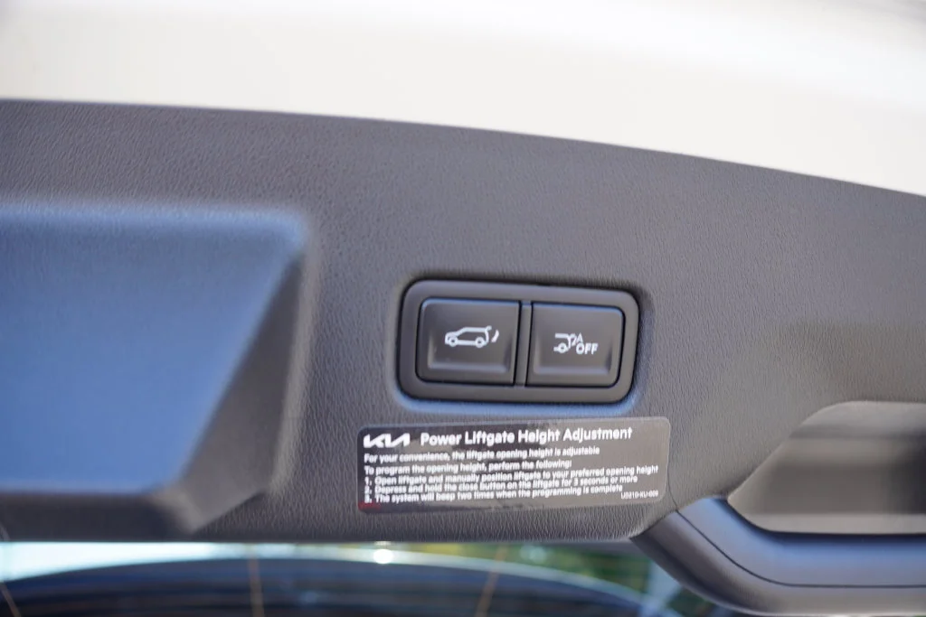 Certified Used 2027 Glacial White Kia EX image 24