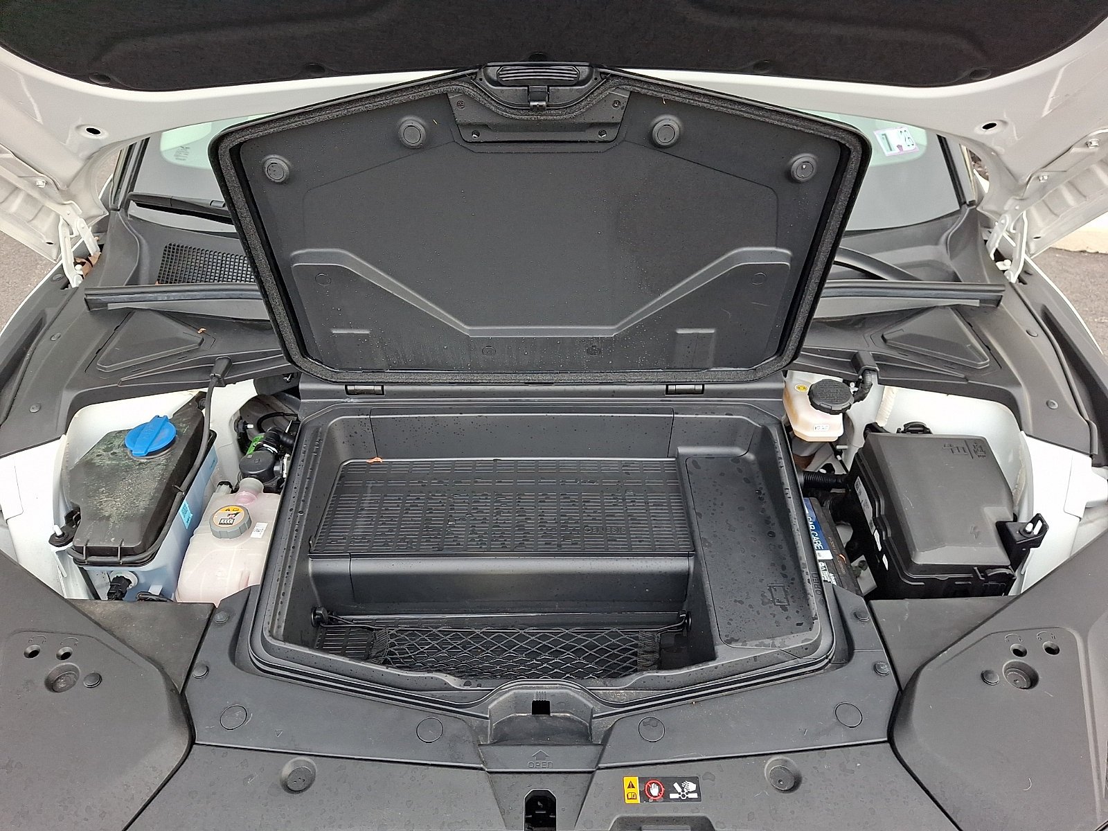 Used 2023 Alta White Genesis Advanced image 29