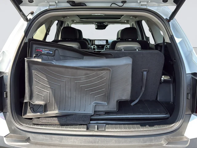Used 2022 White Kia X-Line SX Prestige image 32