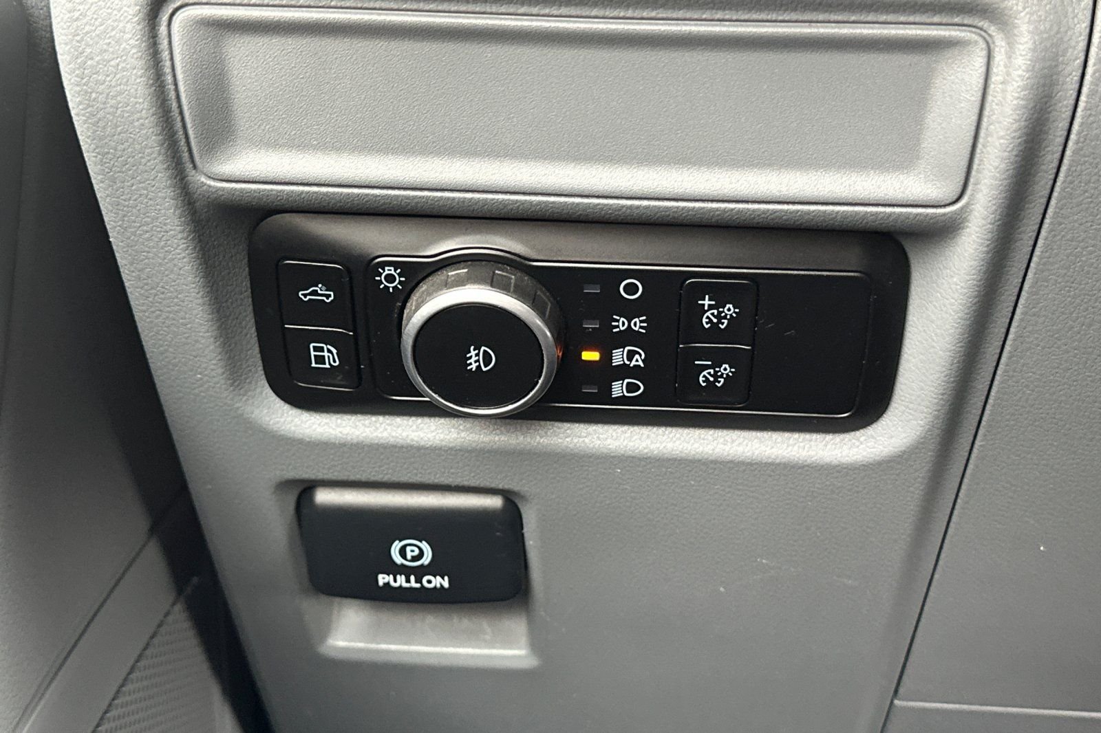 Used 2024 White Ford XLT image 28