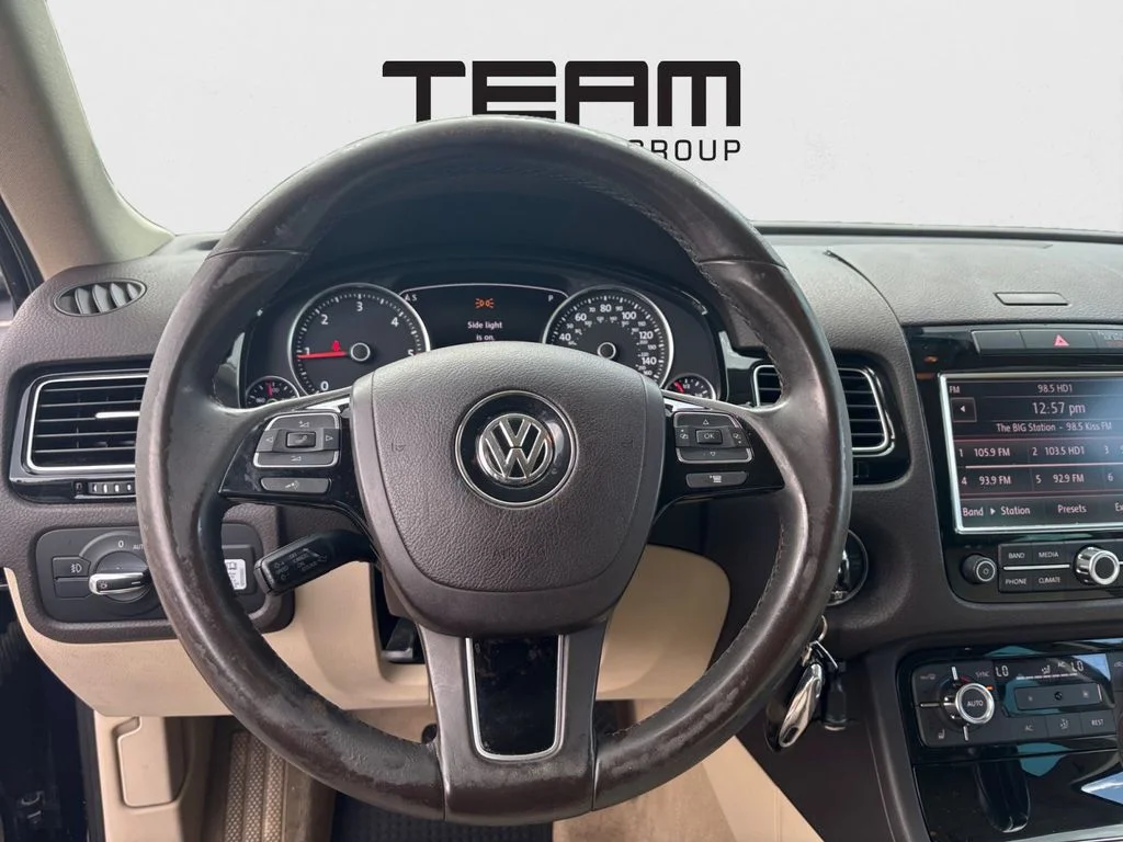 Used 2013 Black Volkswagen V6 TDI image 18