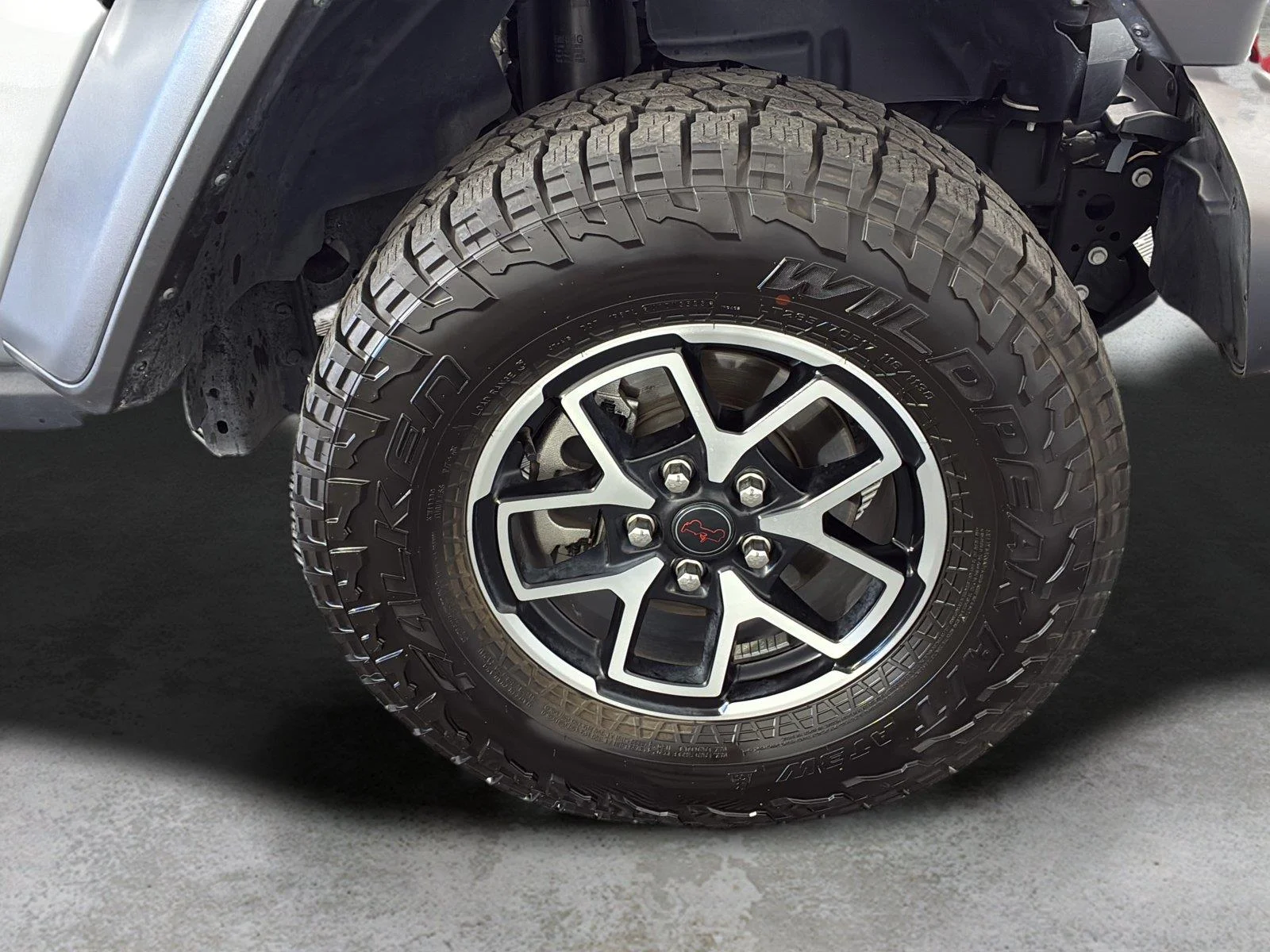 Used 2024 Silver Zynith Clearcoat Jeep Rubicon image 15
