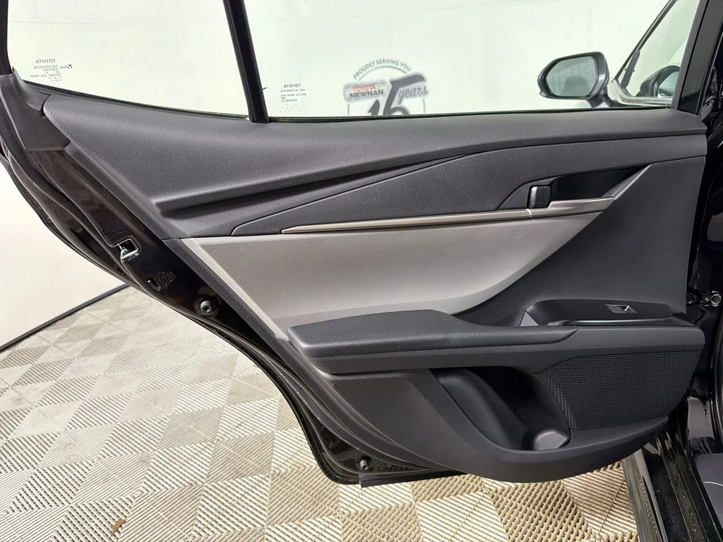 2025 Toyota Camry SE - Photo 21
