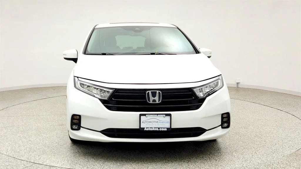 Used 2024 Platinum White Pearl Honda EX-L Automatic image 2