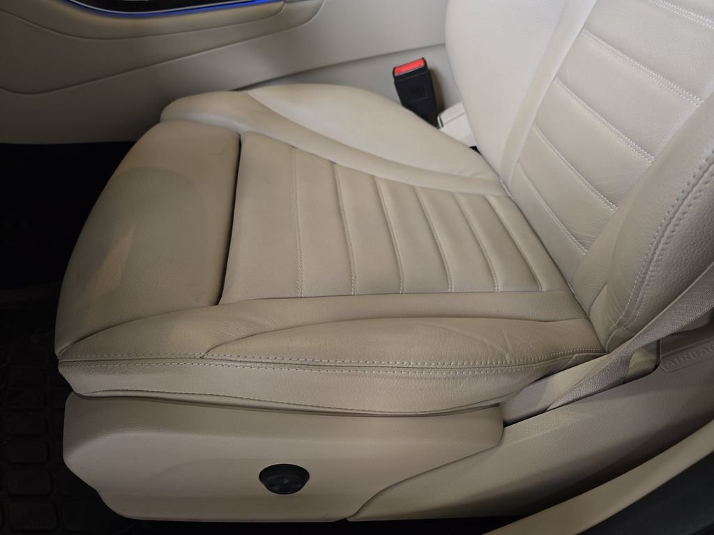 Used 2021  Mercedes-Benz GLC 300 Coupe image 31
