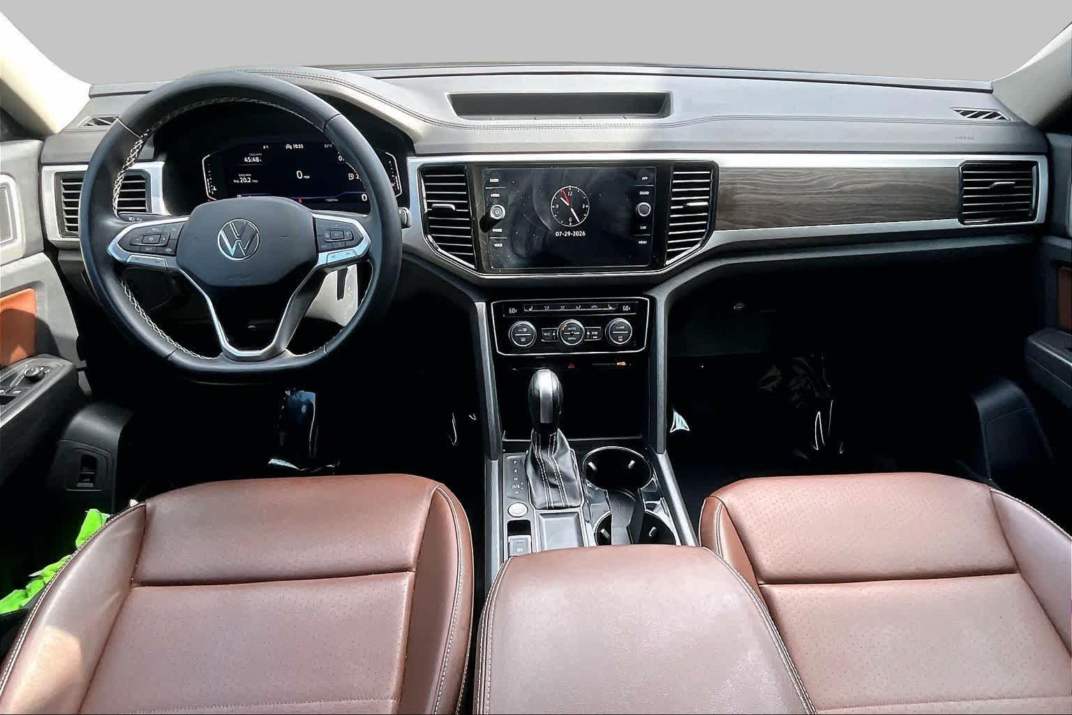 Used 2023 Pure White Volkswagen 3.6L V6 SE w/Technology image 16