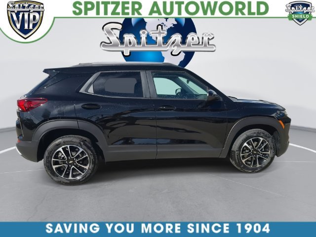 New 2026 Mosaic Black Metallic Chevrolet LT image 9