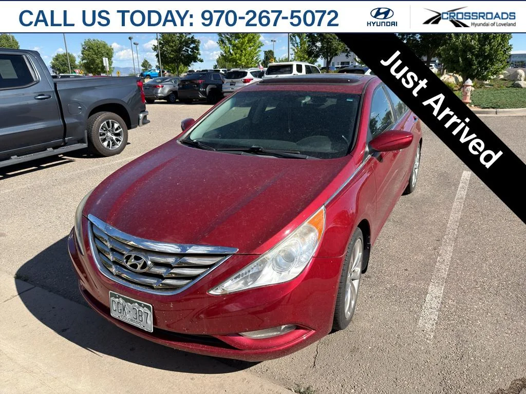 Used 2011 Venetian Red Hyundai SE image 1