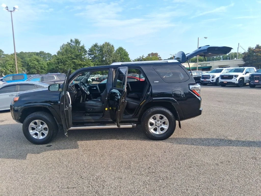 Used 2018 Black Toyota SR5 Premium image 19