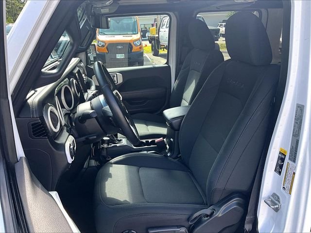 Used 2022 White Jeep Unlimited Sahara image 20