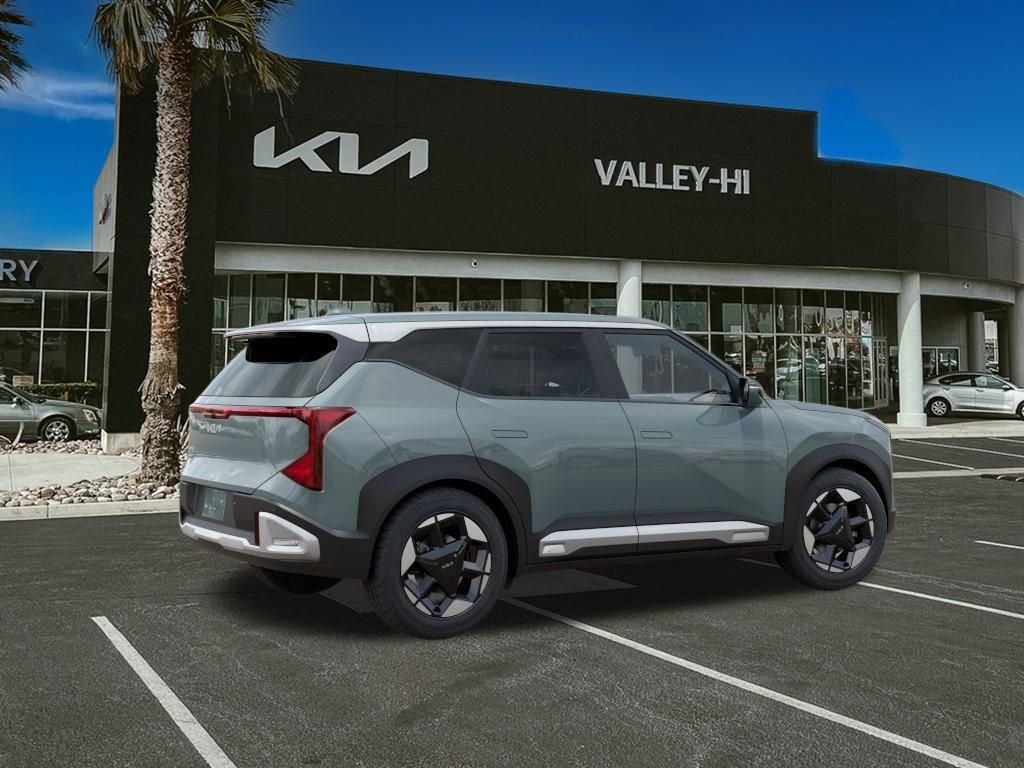 New 2027 Iceberg Green Kia S image 6