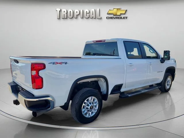 Used 2025 Summit White Chevrolet LT image 6