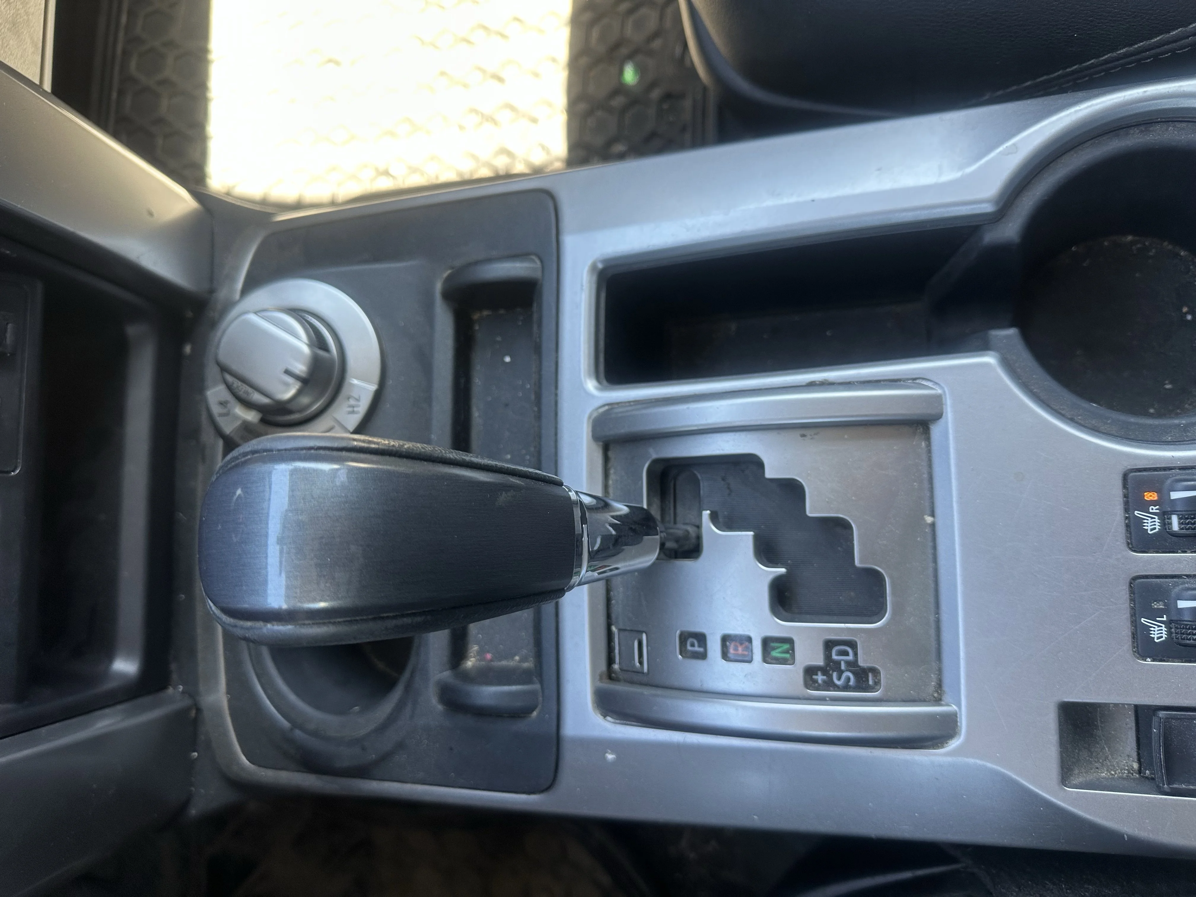 Used 2015 Gray Toyota SR5 image 16