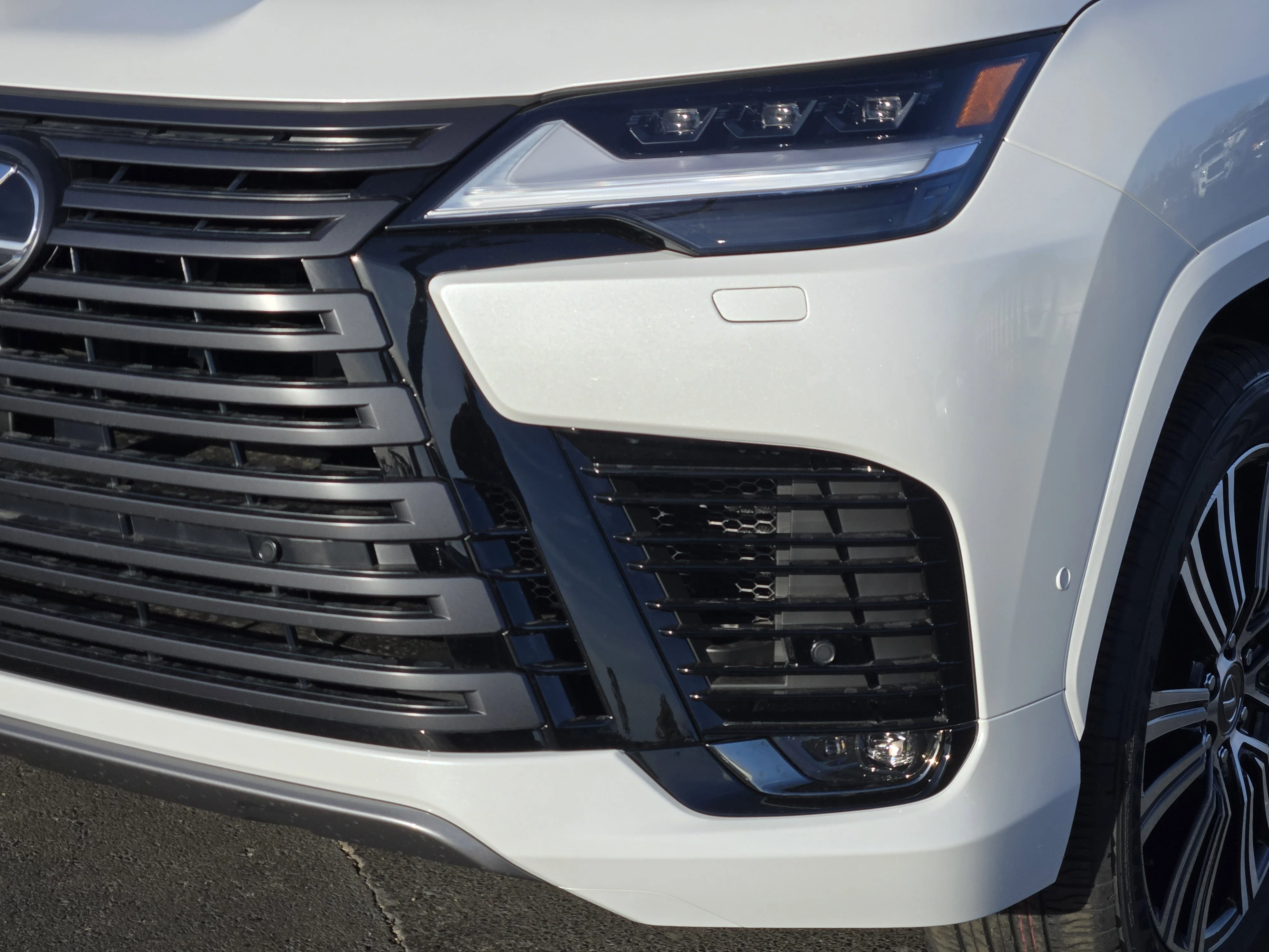 2026 Lexus LX 700h Luxury - Photo 6