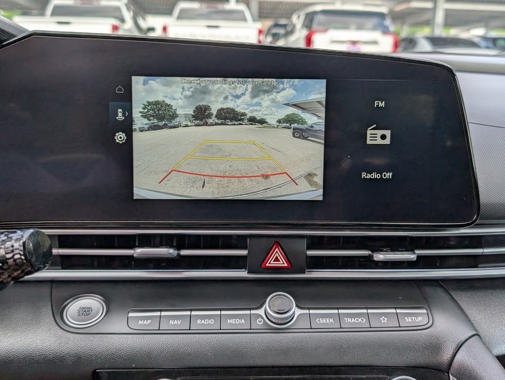 Used 2025 Silver Hyundai SEL Convenience image 8