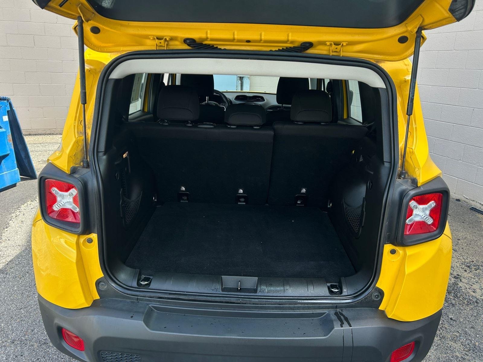 Used 2019 YELLOW JEEP SPORT image 16