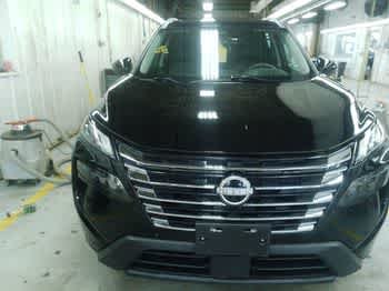 Used 2024 Super Black Nissan SV image 3