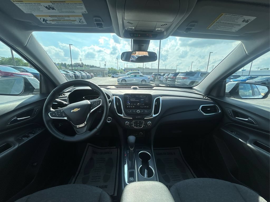 Used 2024 Summit White Chevrolet LT image 25
