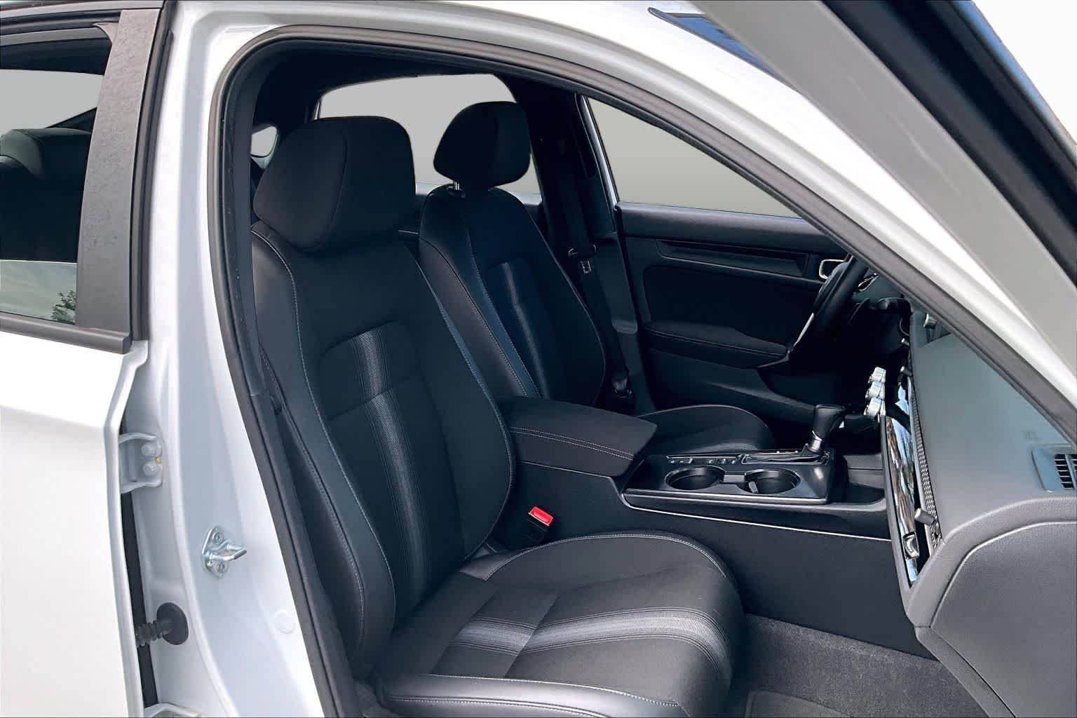 Used 2024 Platinum White Pearl Honda Sport image 9