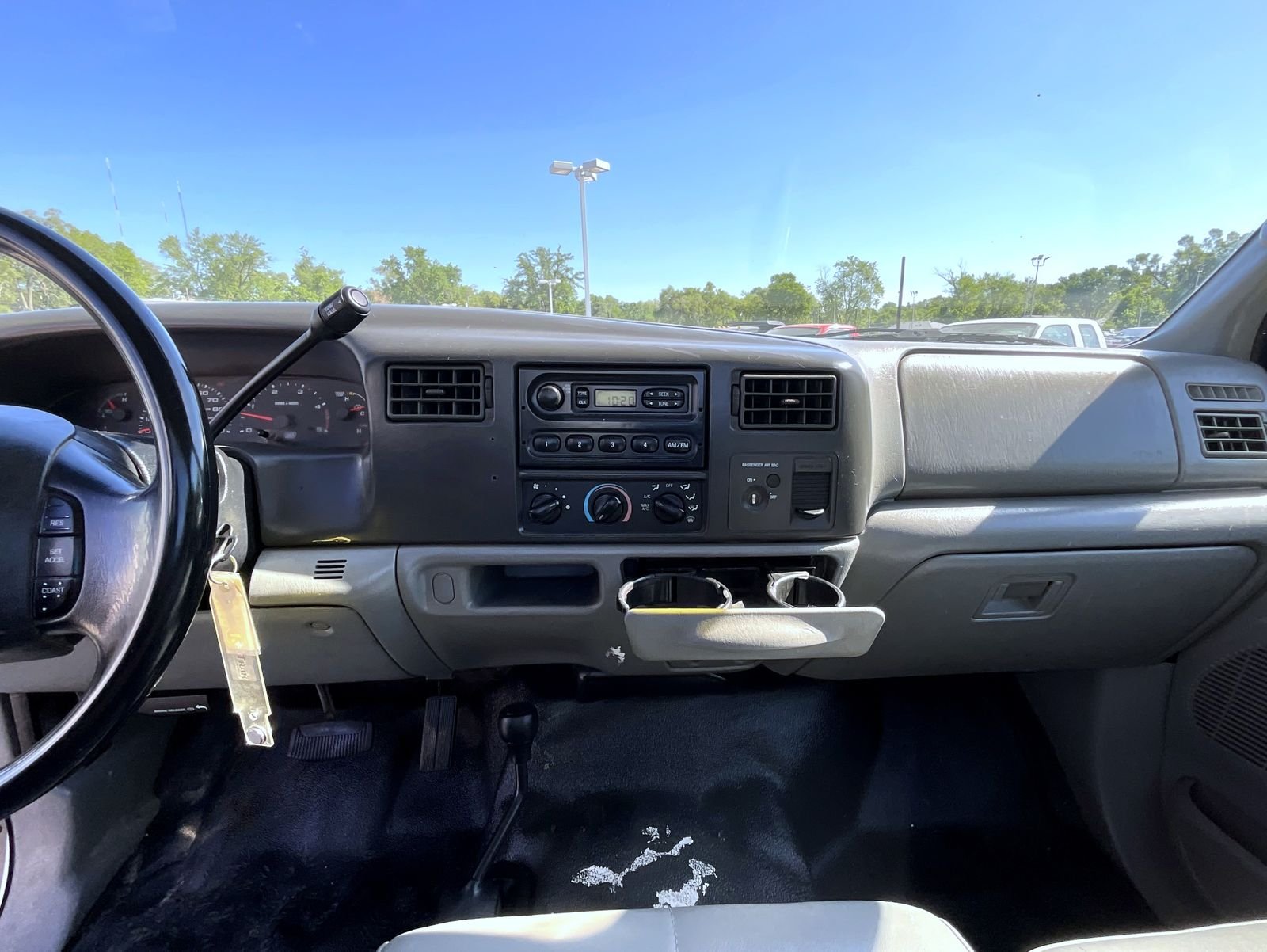 2004 Ford F-550 - Photo 12