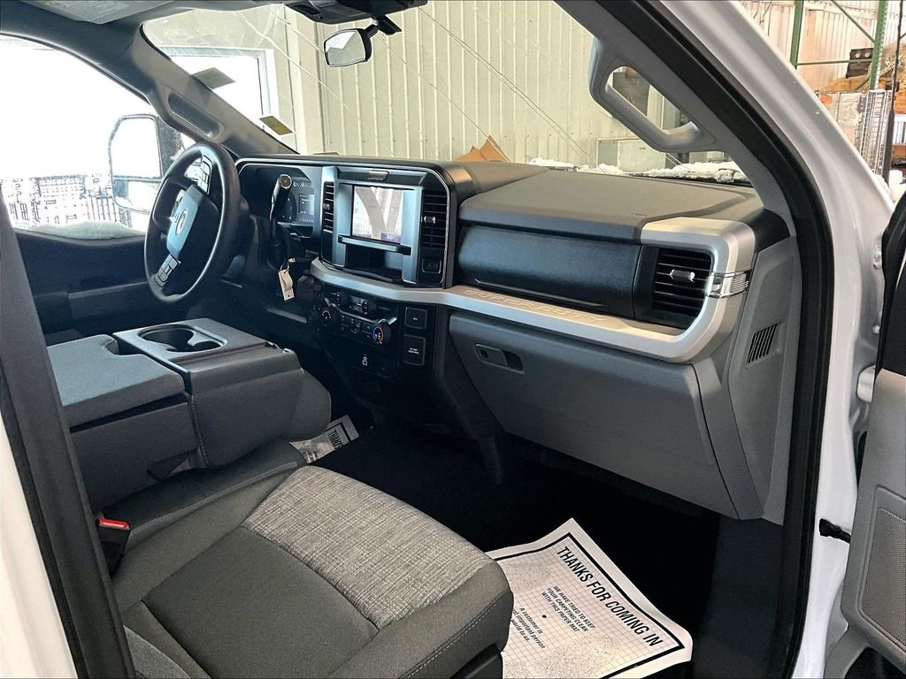 2026 Ford F-600 Super Duty Chassis Cab XLT - Photo 10