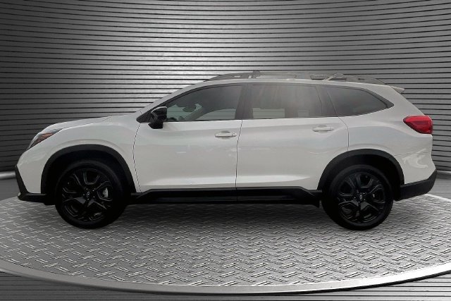 Used 2025 White Subaru Onyx Edition Touring image 8
