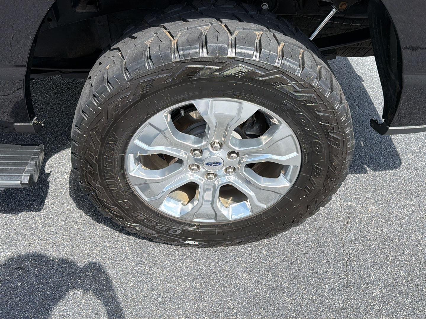 Used 2023 Agate Black Ford Platinum image 42