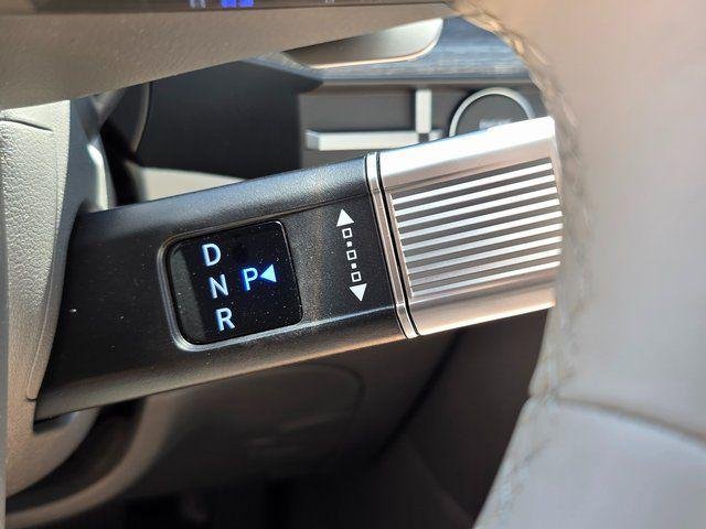2025 Hyundai Santa Fe Limited - Photo 29