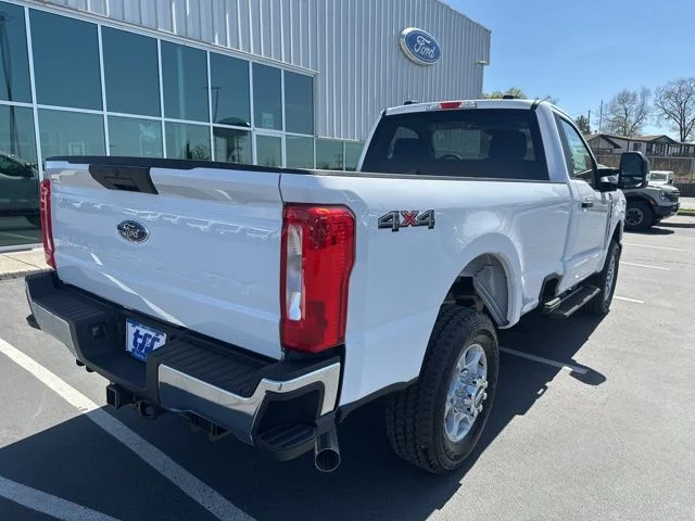 2025 Ford F-350 Super Duty XLT - Photo 5